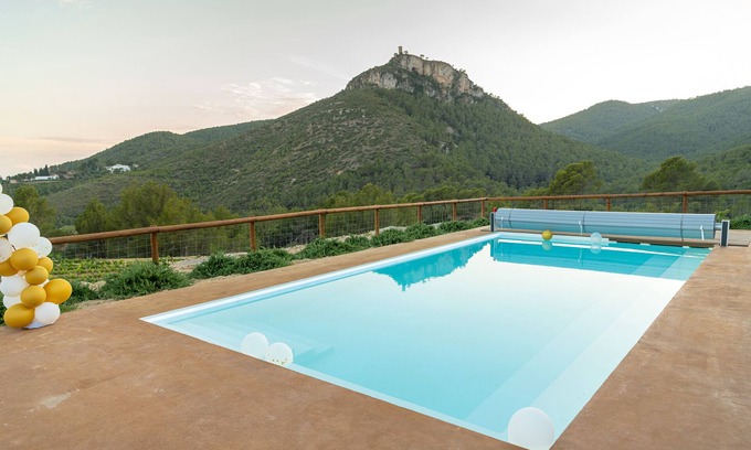 Castellvi de la Marca Cottage | Escapade rurale au milieu des vignes et détente dans une piscine de rêve