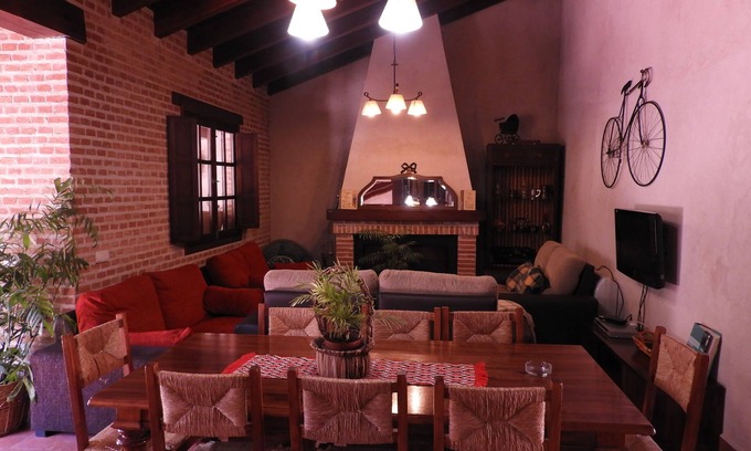 San Carlos del Valle Cottage | Capacité de 2 à 16 personnes en maison rurale, maison pour 12 personnes et 2/4 personnes