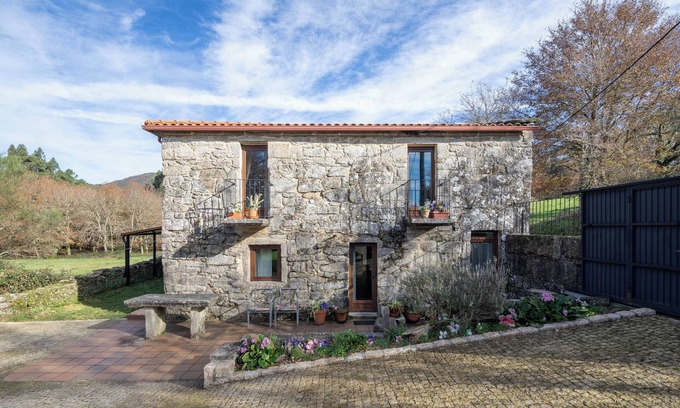 A Lama Maison | Maison de campagne "Chan Da Ra" avec vue sur les montagnes, piscine privée et terrasse privée