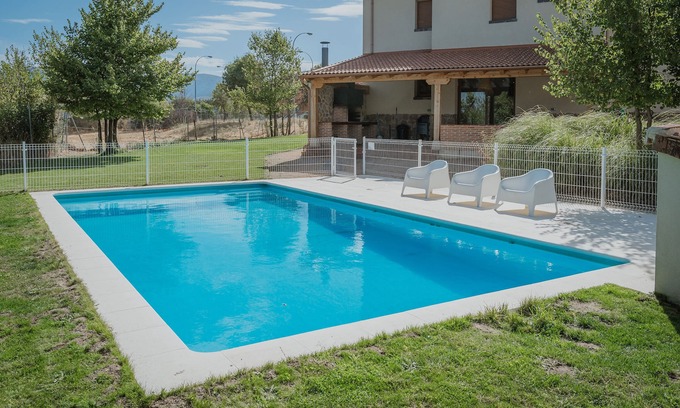 Torrecaballeros Maison | Maison Rurale 'Rural Torrecaballeros' avec Vue sur la Montagne, Piscine Privée et Wi-Fi