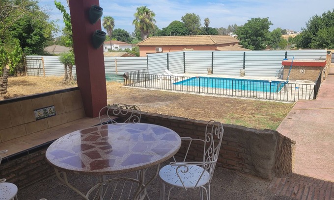 Carmona Cottage | Maison rurale 'Villa Manolita' avec piscine privée, Wi-Fi et climatisation