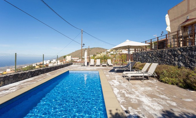 Guia de Isora Cottage | Maison rurale avec une vue magnifique sur trois îles des Canaries et coucher de soleil spectaculaire