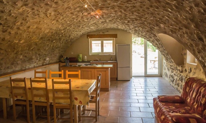 Cornillac Maison | Rural lodging, isolated, in the heart of our apricot orchards