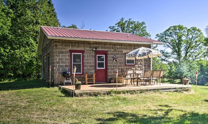 Pine River Maison | Rural Pine River Cabin Snowmobile and Snowshoe