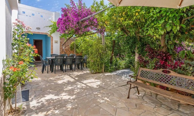 Sant Joan de Labritja Villa | RURAL VILLA, IDEAL FOR FAMILIES AND GROUPS