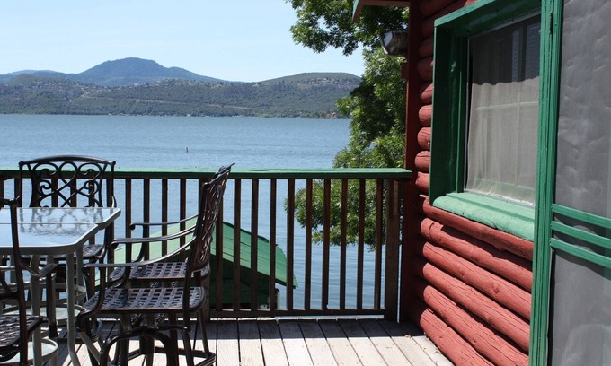 Clearlake Cabine | Log Cabin rustique des années 1930 peut accueillir sept dans le cadre de domaine privé