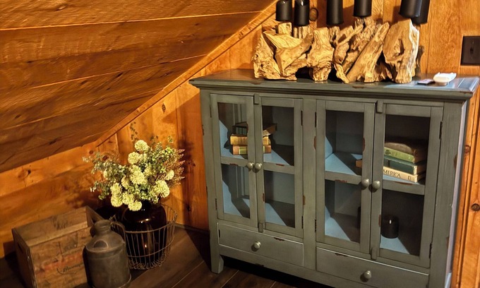 Pembina County Maison | Rustic 5 Bedroom Gorge River Resort
