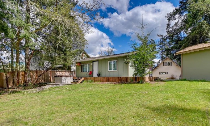 Allyn-Grapeview Maison | Rustic Allyn Cabin Private Isl Community with Kayak