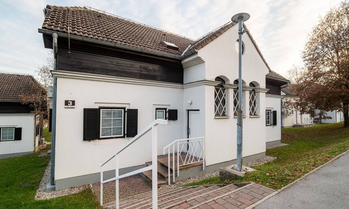 Podcetrtek Appartement | Rustic and Radiant Retreat Apartments with Terrace - Classic One Bedroom Apartment with Terrace