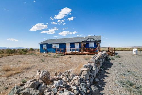 Lyon County Maison | Rustic and Secluded Nevada Home On-Site Dog Park!