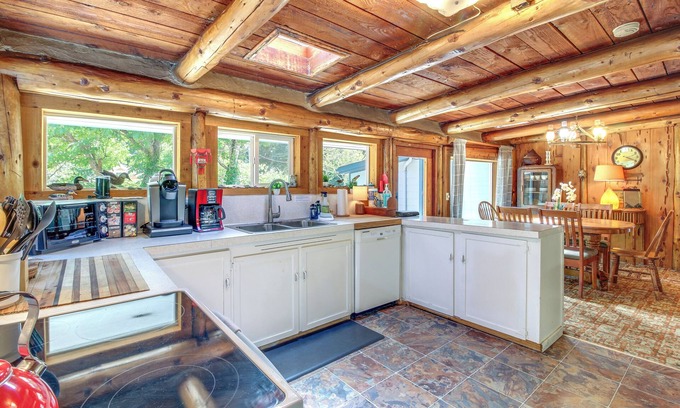 Bandon Cottage | Rustic Bandon Log Cabin on 5 Acres of Woodlands!