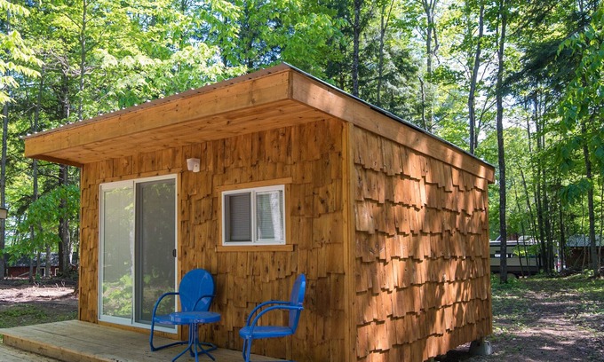 Au Train Maison | Rustic Bungalow located within a campground