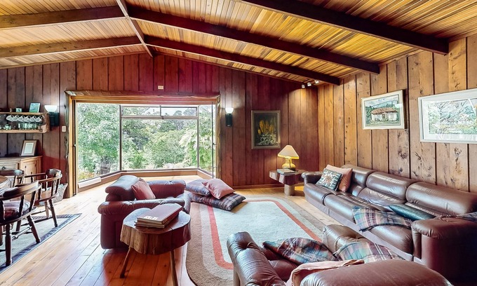 San Jose De La Montana Cabine | Rustic Cabin W/ High-Speed WiFi, Full Kitchen, Great Views, Large Deck & More