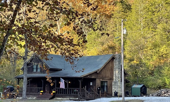 Madison Cabine | Rustic cabin just outside of Madison!