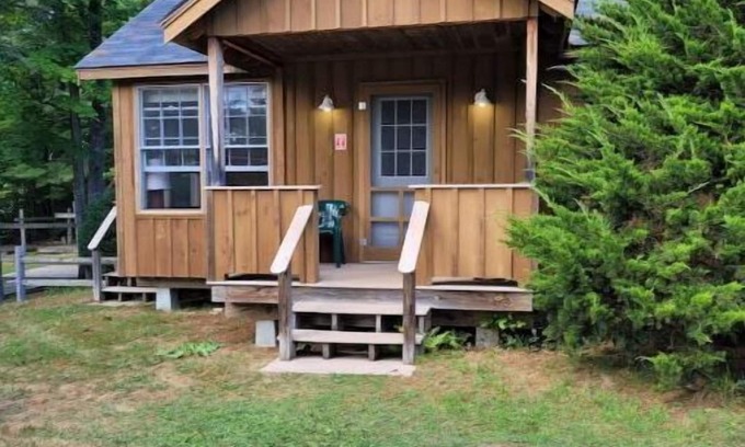 Wolfeboro Cabine | Rustic Cabin with access to Rust Pond - Main Cabin