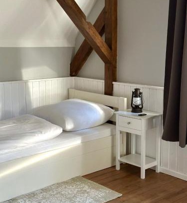 Dallgow-Doeberitz Villa | Rustic Charm - Cottage by Comfort Housing