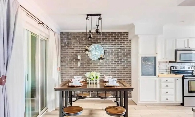 Security Acres Maison | Rustic Charm in Old Town Scottsdale