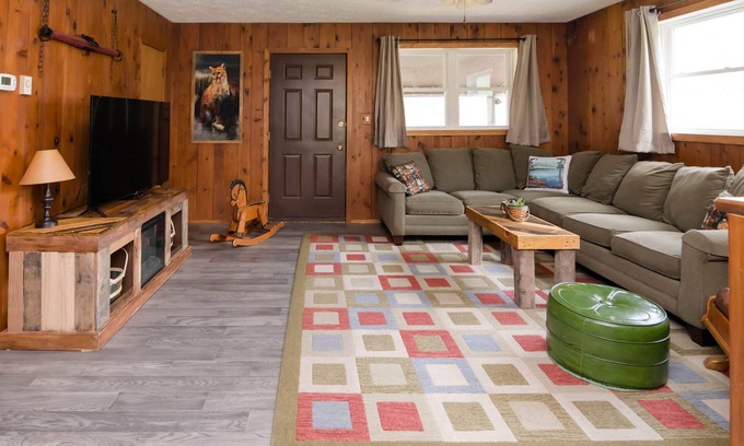 Danville Maison | Rustic country home, 13 minutes to Geisinger