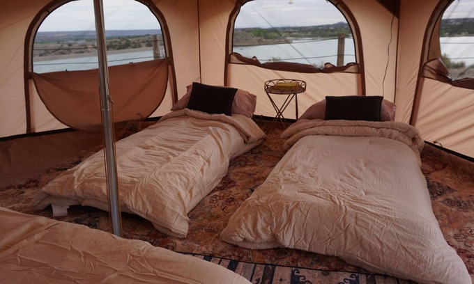 Farmington Station Balnéaire | Rustic glamping hideaway—Animas River views, quiet woods, close to it all.
