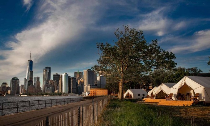 Manhattan Cabine | Rustic Glamping w/Michelin Restaurant & NYC Views