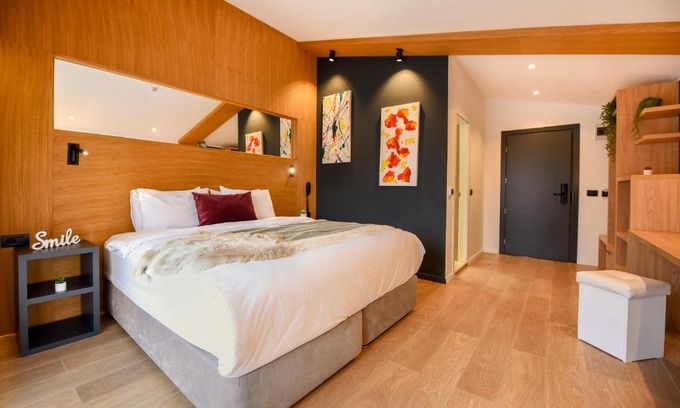 Cioplea Appartement | RUSTIC HEART - Cozy Hotel Room in Predeal