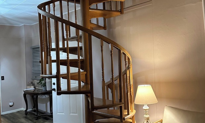 Crittenden Maison | Rustic home in Darien Center