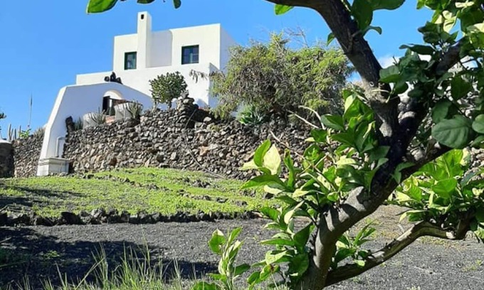 Haria Maison | Finca de vacances rustique avec vue sur la mer