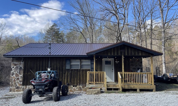 Newcomb Cabine | Rustic K&M Retreat: Fire Pit, Trail Access