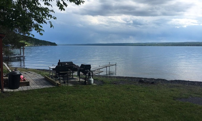 Town of Ledyard Cottage | Chalet rustique au bord du lac