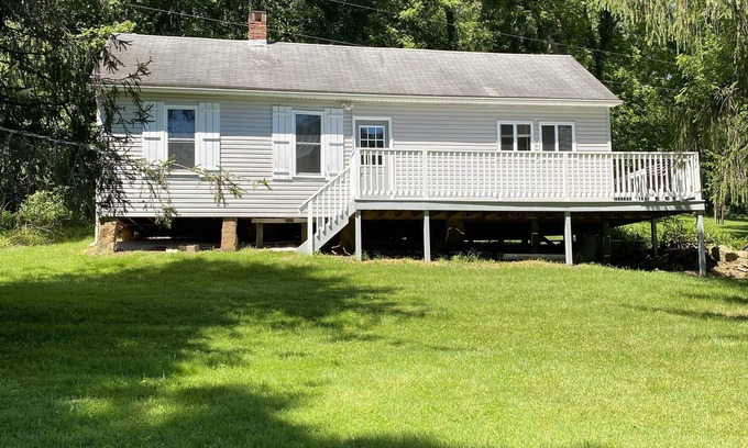 Tippecanoe Cabine | Rustic little Cabin just minutes from Deersville, no wifi no internet