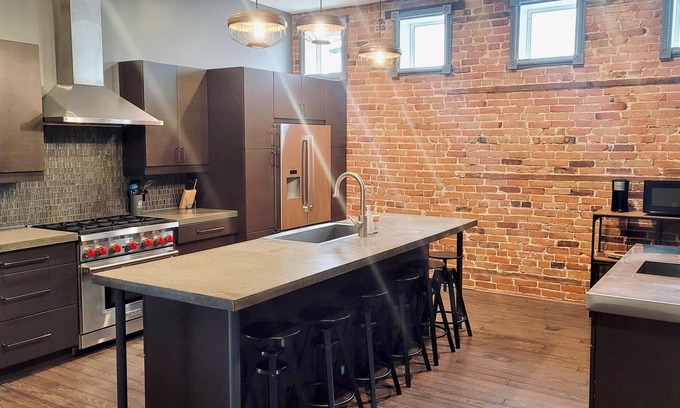 Brighton Appartement | Rustic-Meets-Modern 3BR Stay in Brighton | Walk to Shops & Parks