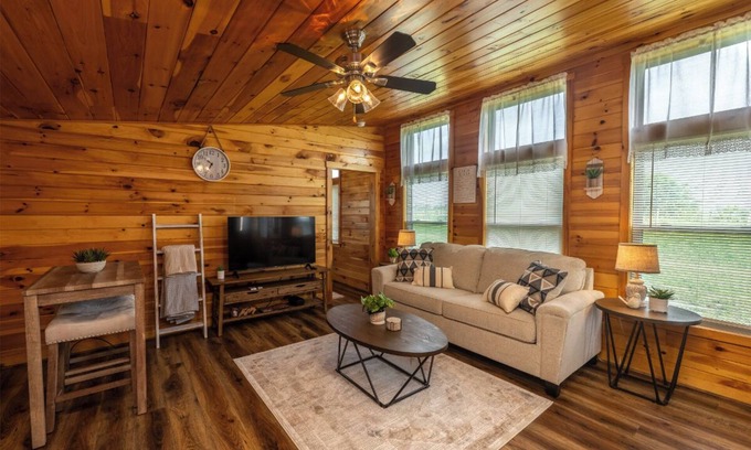 Mount Sterling Cabine | Rustic Mt. Sterling Cabin 2 Near Downtown Pets OK