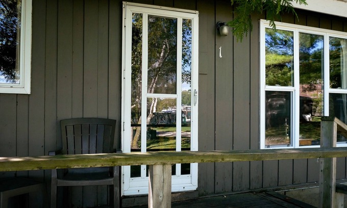 Port Severn Cabine | Rustic Muskoka Cabin on the Lake- Port Severn