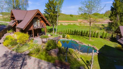 Gratiskes Maison | Rustic private Cabin in woods w/Sauna & Pool