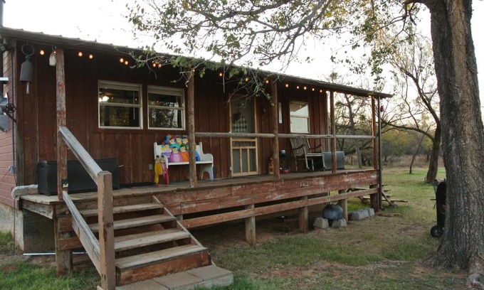 Vernon Maison | Rustic Red River Retreat