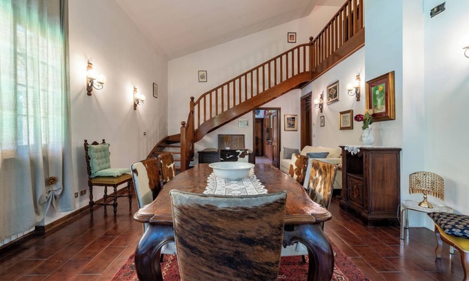 Canton Maison | Rustic refinement in the Venetian countryside, pampered by hills and beaches.