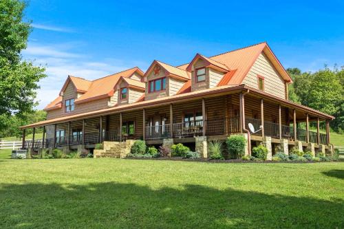 Chestnut Mound Maison | Rustic Retreat in Hickman on 160 Acres with Views!