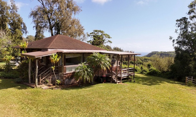 Kaunakakai Cottage | Rustic retreat with panoramic views, tropical gardens, & biodynamic produce!