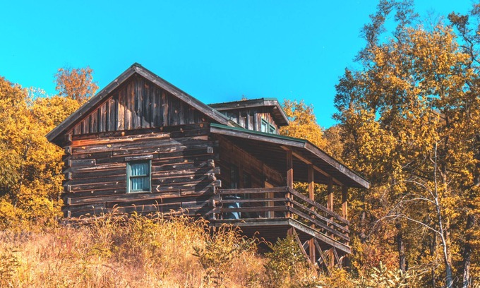 Savanna Cabine | Rustic River Cabin 4