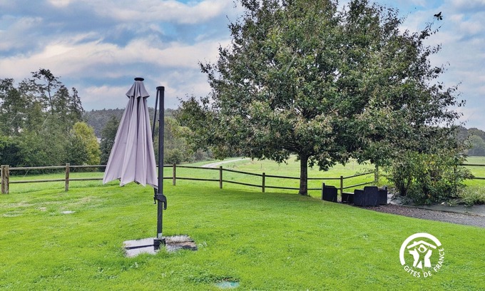 Saint-Cenere Cottage | Charme bucolique : gîte 2 chambres avec jardin, poêle à bois et activités nature