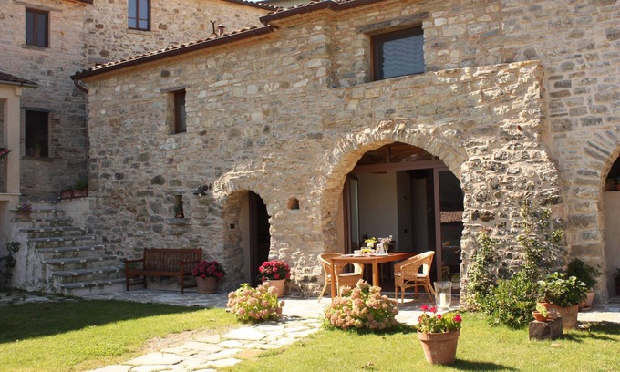 Pennabilli Cottage | Maison en pierre rustique en Romagne avec terrasse panoramique et connexion Wi-Fi gratuite