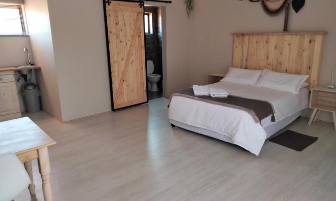 Thabazimbi Cabine | Rustic Stone Lodge