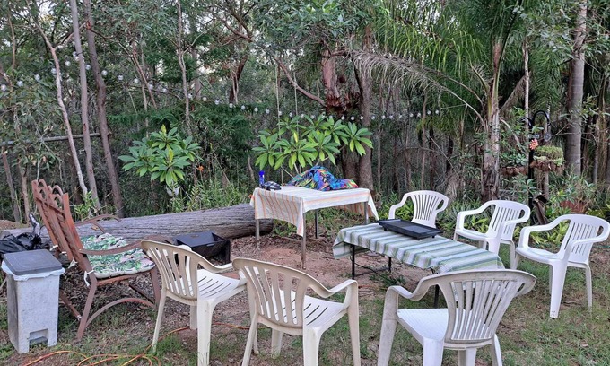 Mount Crosby Maison | Rustic Sunflower 2 : A Large Queensland Style homestay. Family&Pet Friendly!n