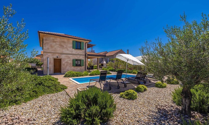 Milohnici Maison | Villa rustique Bellamare avec piscine