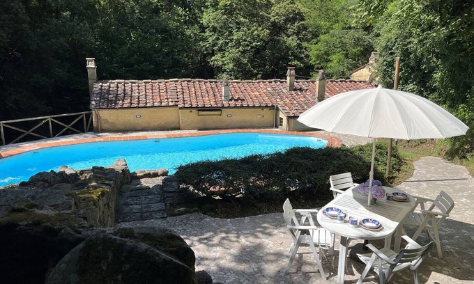 Marliana Villa | Rustic Villa Molin Berletta with pool in Tuscany
