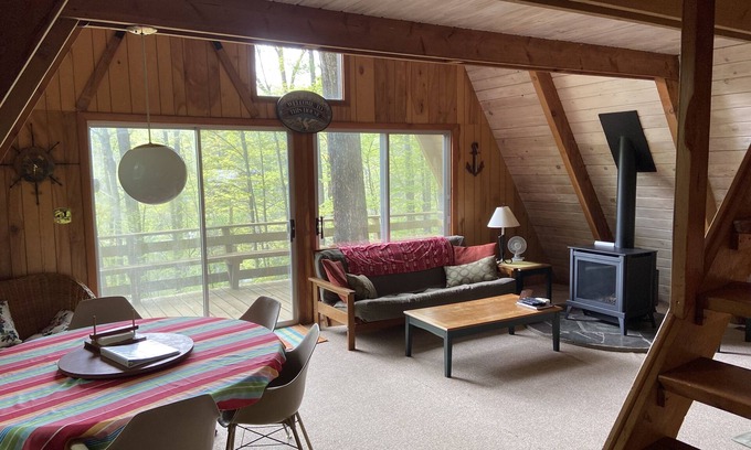 Glendale Cottage | Retraite rustique au bord de l'eau avec quai privé, 2 kayaks et canoë. Prêt pour 2019!