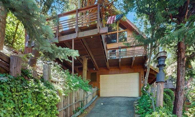 Cedar Glen Maison | Rustic, wooded escape near the village w/ a lovely deck