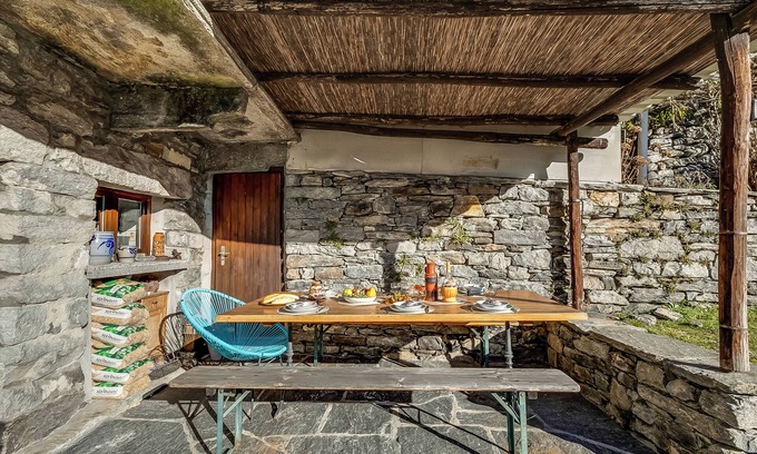 Lavertezzo Chalet De Ski | Rustico Over The Bridge Verzasca 1, Sambugaro, Switzerland