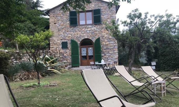 Gazzelli Appartement | Rustico panoramique avec jardin n. 1