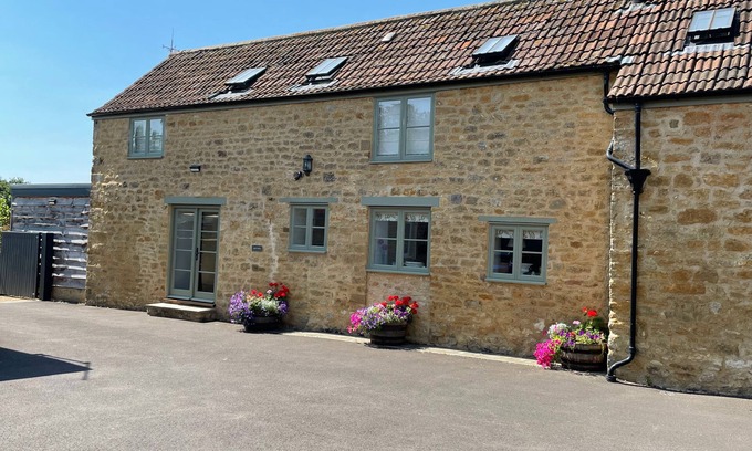 Hinton St. George Maison | RusticRetreat-4Guests-Fireplace-Parking-Garden